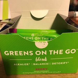 IT WORKS greens on the go!